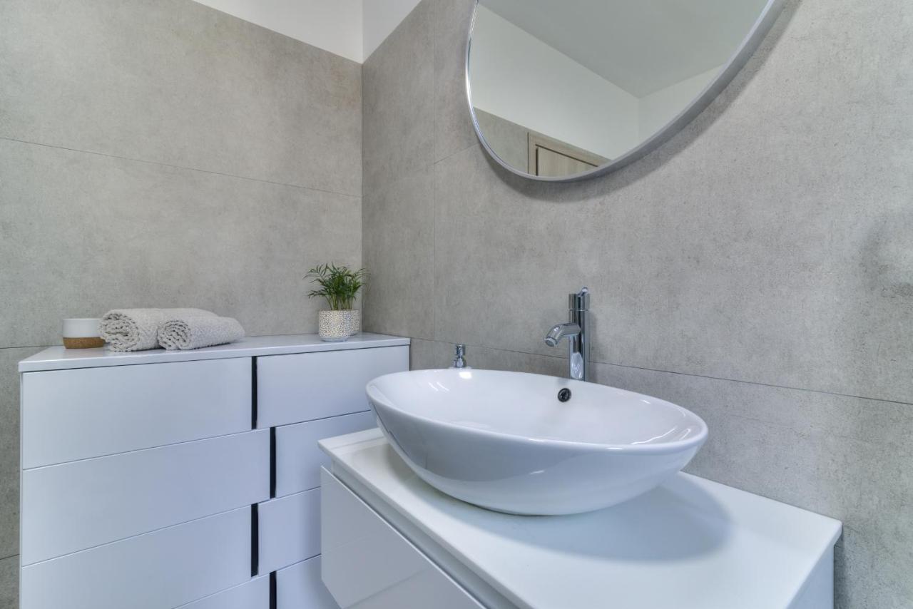 Apartment Luka Senj  Bagian luar foto