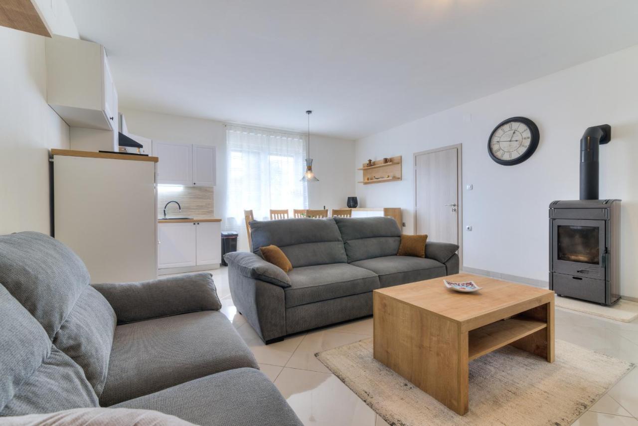 Apartment Luka Senj  Bagian luar foto